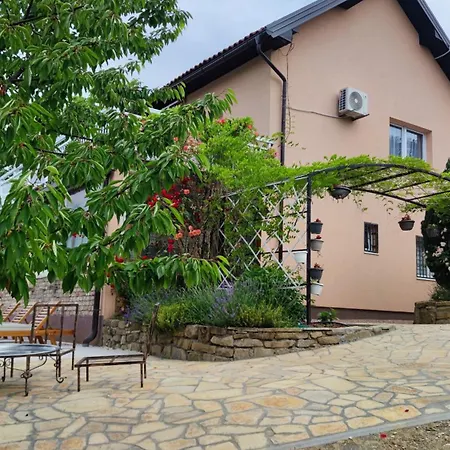 Farah Villa *