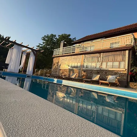 Farah Villa
